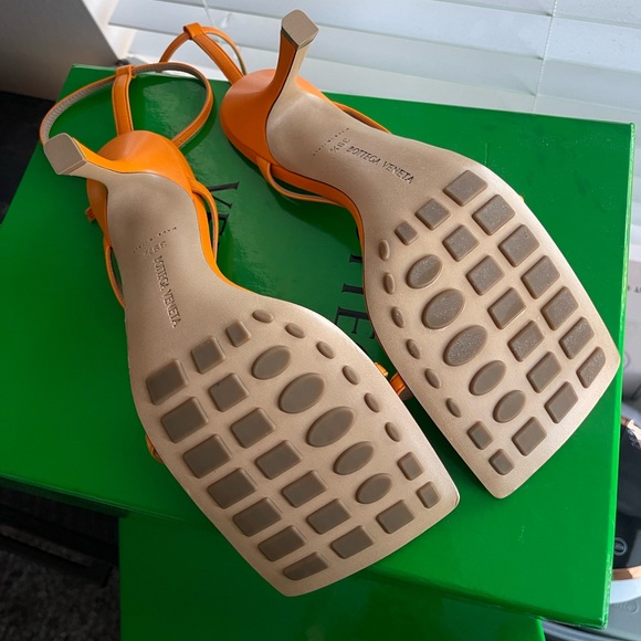 Bottega Veneta Nappa Stretch Sandal - Picture 5 of 6